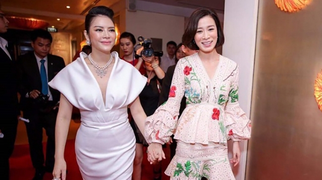 Tình bạn bền chặt của sao Việt và sao quốc tế: Từ siêu mẫu đình đám Thái Lan cho đến ngôi sao đài TVB