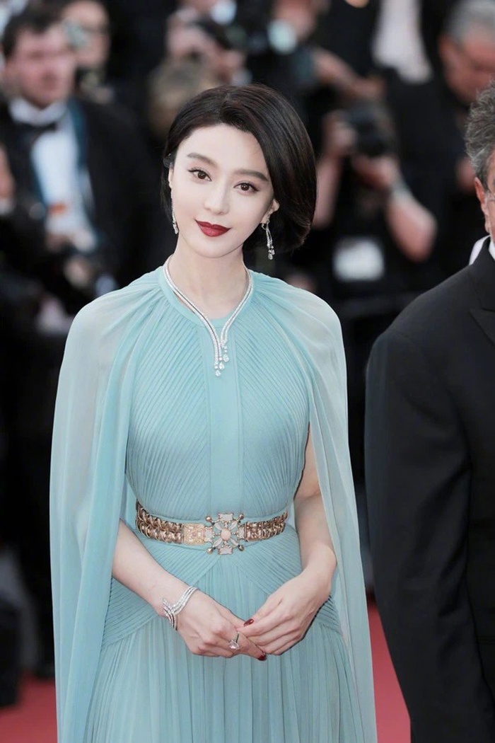 Bao mùa vắng mặt Cannes, Phạm Băng Băng vẫn được gọi tên vì những bộ váy 'đỉnh của chóp' Bao mùa vắng mặt Cannes, Phạm Băng Băng vẫn được gọi tên vì những bộ váy 'đỉnh của chóp'
