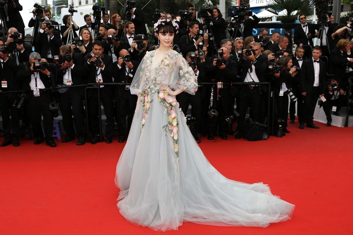 Bao mùa vắng mặt Cannes, Phạm Băng Băng vẫn được gọi tên vì những bộ váy 'đỉnh của chóp' Bao mùa vắng mặt Cannes, Phạm Băng Băng vẫn được gọi tên vì những bộ váy 'đỉnh của chóp'