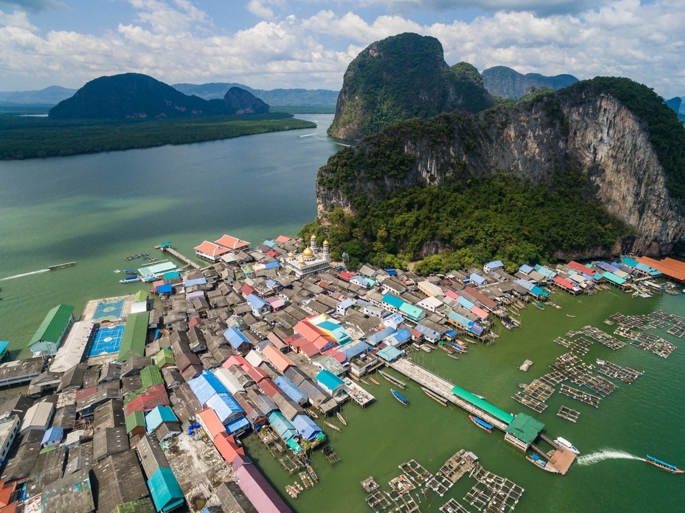 Thái Lan: Điều gì tạo nên điểm độc đáo thu hút khách tại một làng chài?