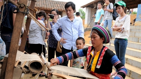 Nghề dệt vải Lanh của dân tộc Mông trắng ở Cao Bằng