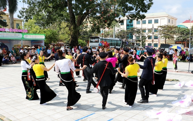 Điện Biên: Nét đặc sắc trong nghệ thuật múa xòe truyền thống của dân tộc Thái