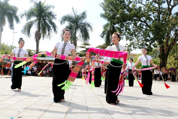 Điện Biên: Nét đặc sắc trong nghệ thuật múa xòe truyền thống của dân tộc Thái