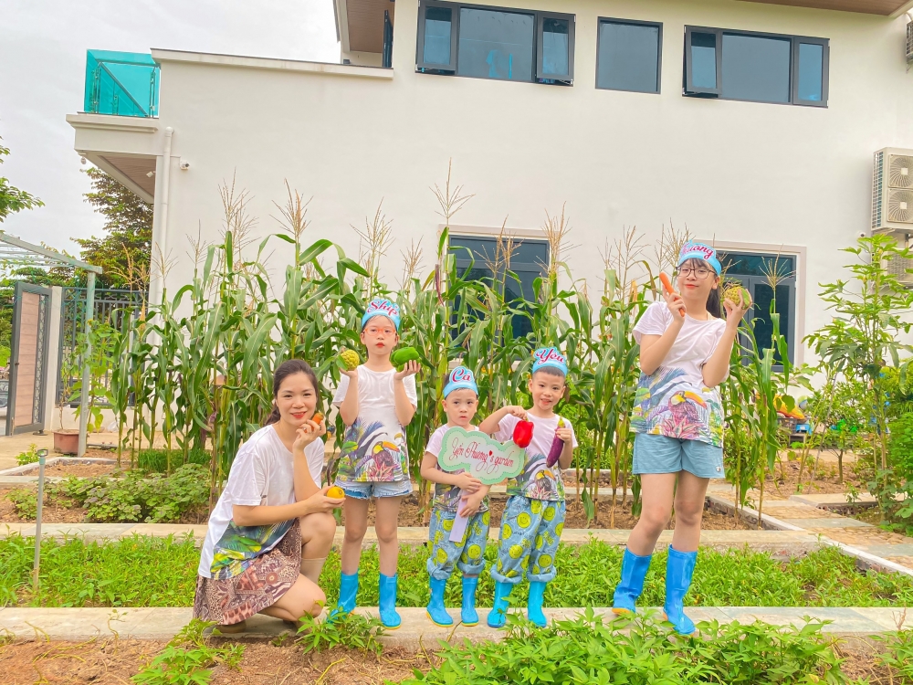 Mẹ biến 300 m2 vườn thành khu du lịch, 'mở tour 0 đồng' cho 4 con mùa dịch Mẹ biến 300 m2 vườn thành khu du lịch, 'mở tour 0 đồng' cho 4 con mùa dịch