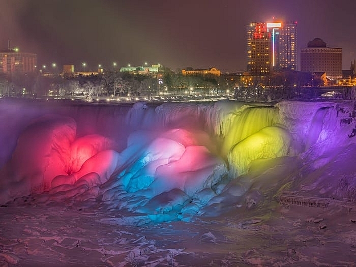 Thác Niagara đống băng vào mùa đông khiến bất cứ ai cũng muốn ghé thăm