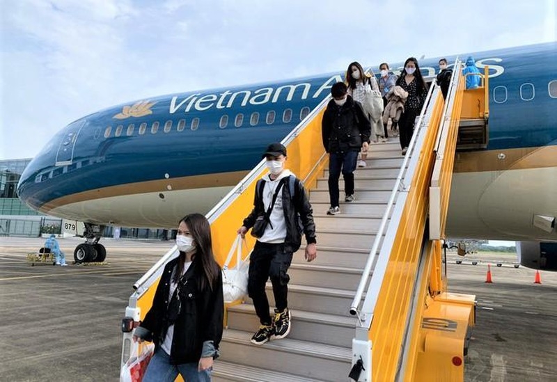 Vạn người nhập cảnh Việt Nam mỗi tuần nếu mở lại đường bay quốc tế