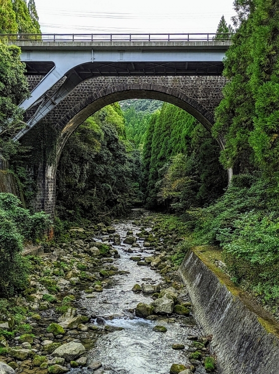 Khám phá đường hầm bí ẩn hình bát giác ở vùng núi Kyushu, Nhật Bản