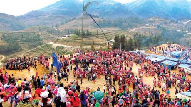 Tái hiện nhiều lễ hội đặc sắc tại Ngày hội Văn hóa dân tộc Mông 2021